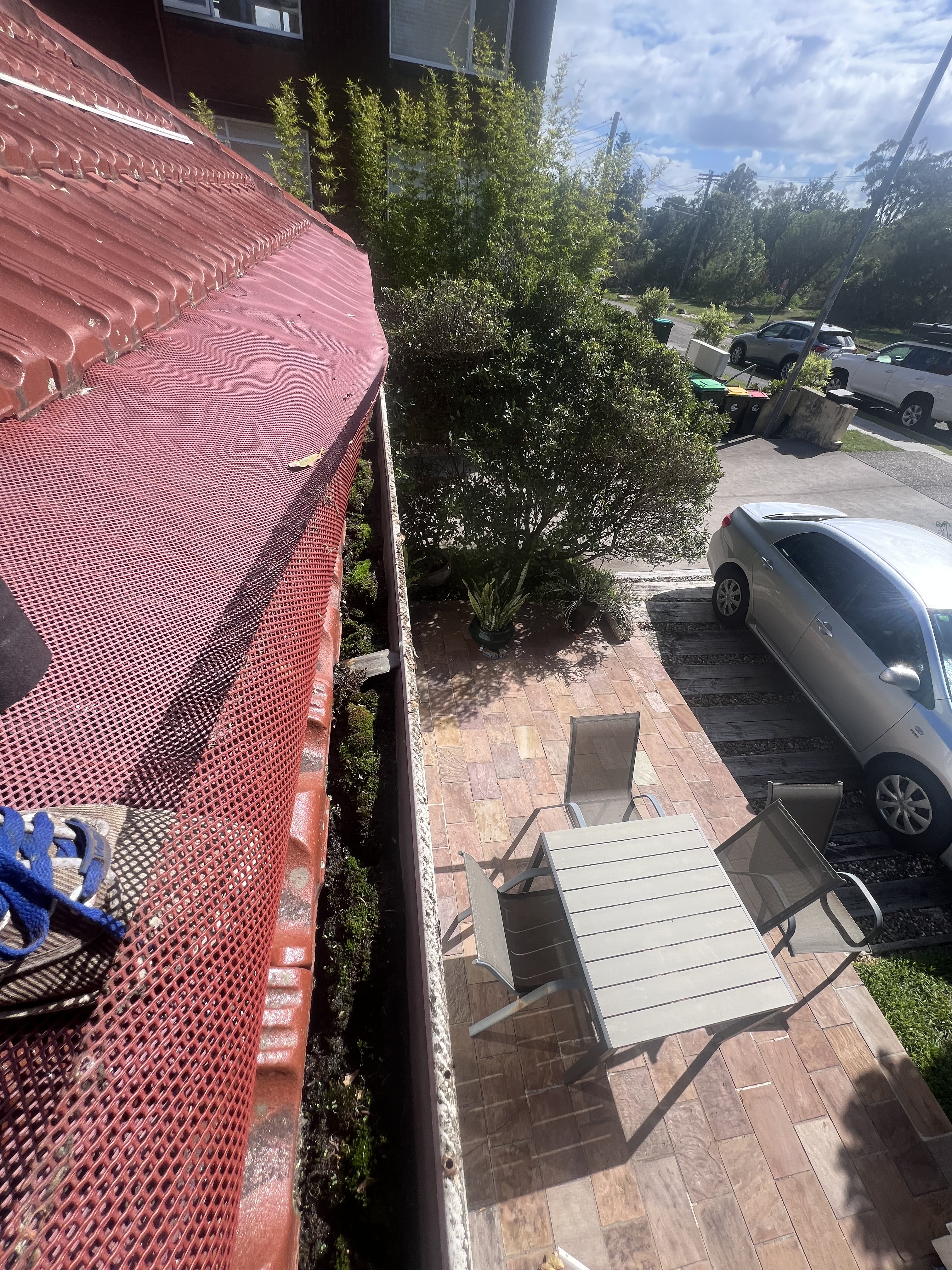 Gutter before cleaning