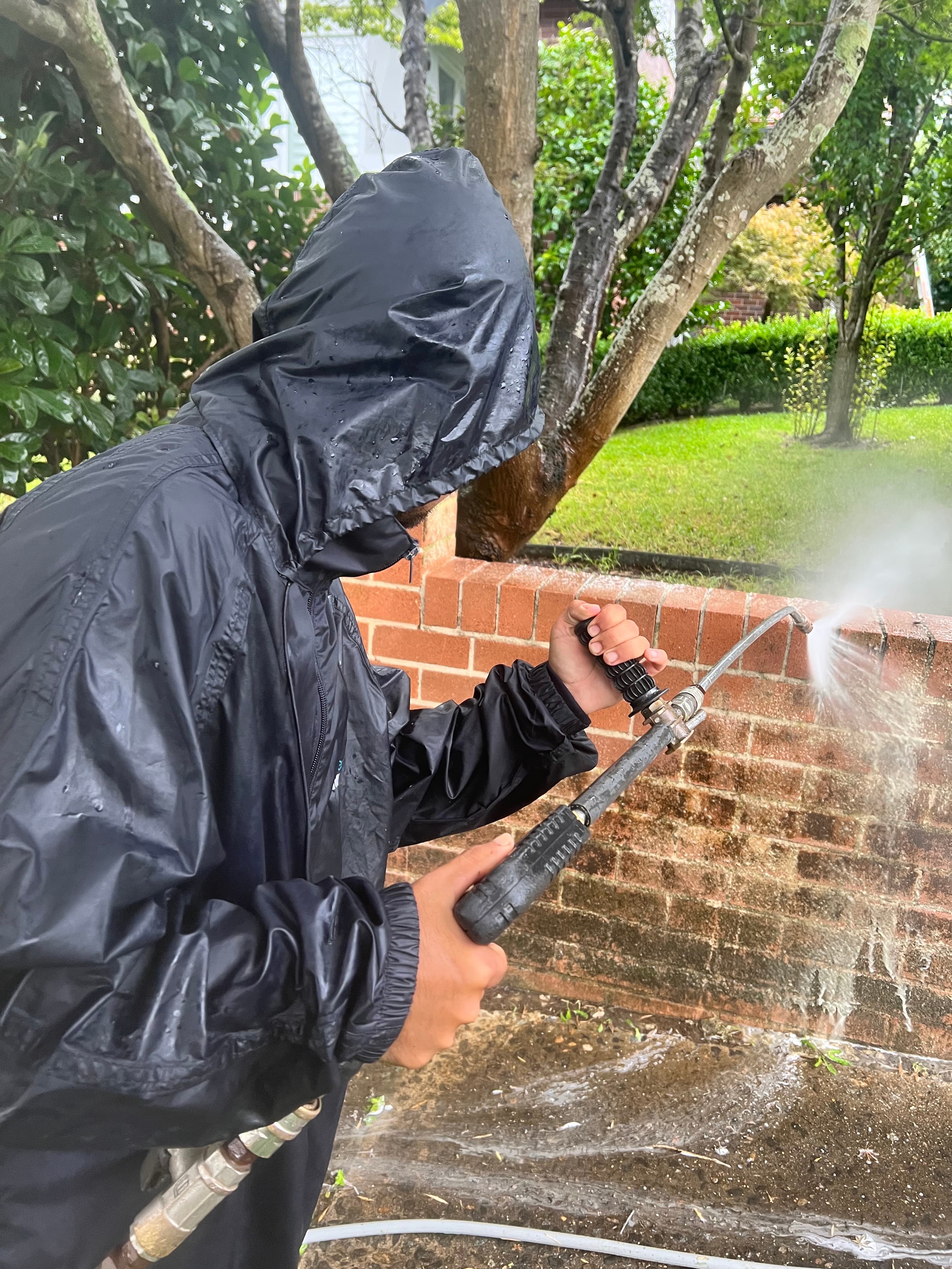 Pressure cleaning Sydney driveways and paths